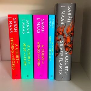 A Court of Thorns and Roses Set